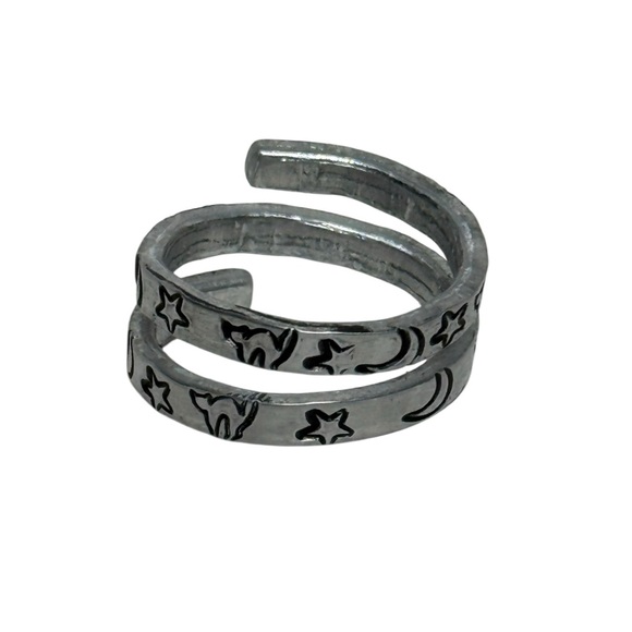Handmade stamped witch core celestial black cat silver adjustable wrap ring - Picture 4 of 9